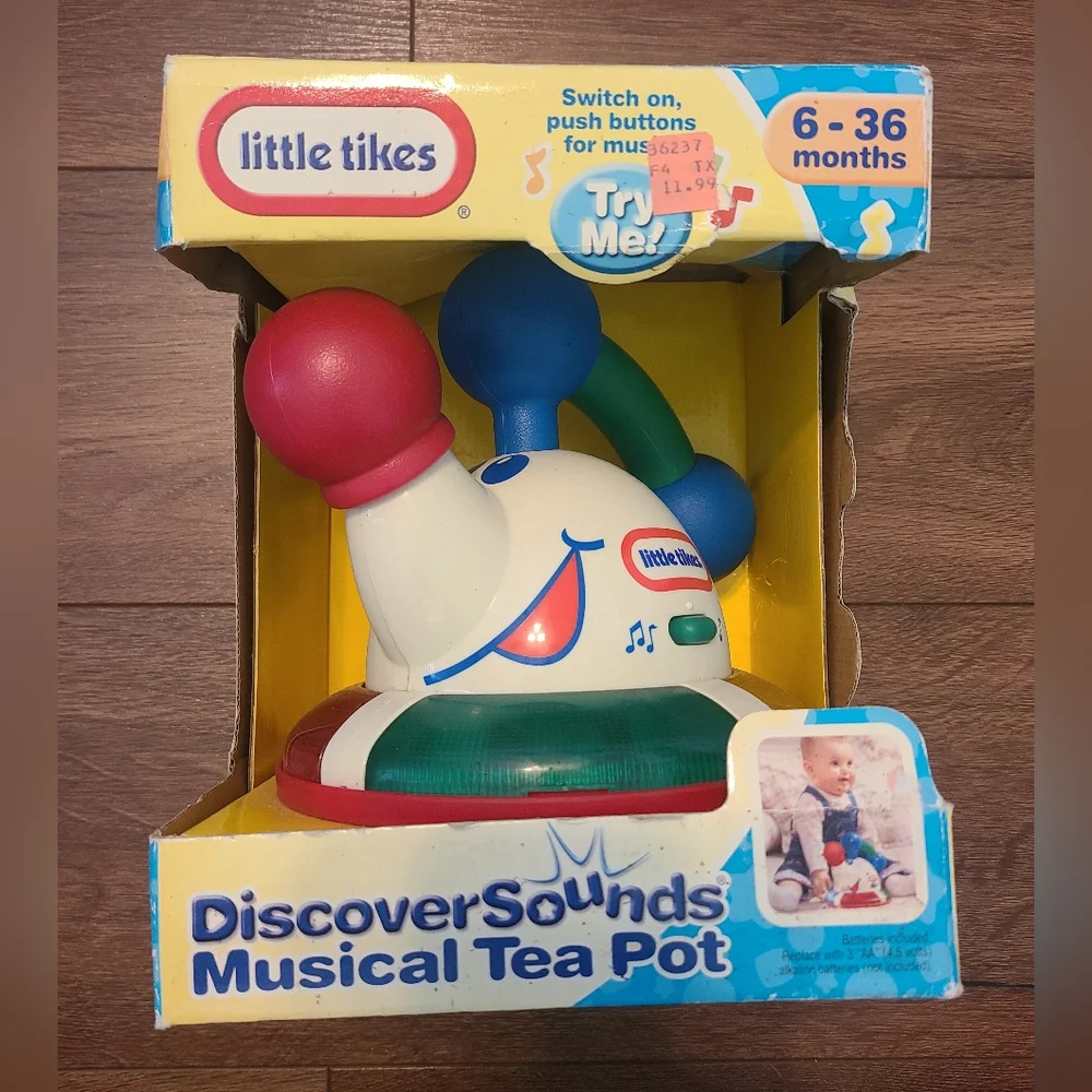 NEW Vintage 2002 Little Tikes Kettle Discover Sounds Music Light Up Tea Pot